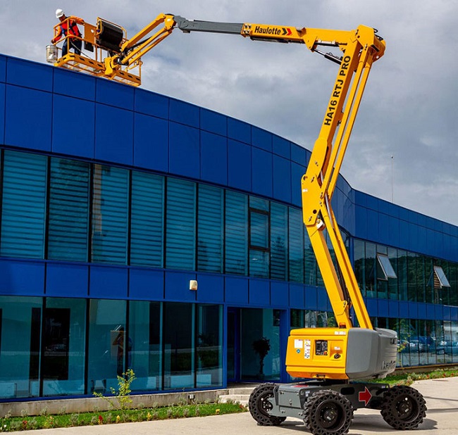 Quy trình vận hành xe nâng người boolift diễn ra tương tự xe cắt kéo Quy trình vận hành xe nâng người boolift diễn ra tương tự xe cắt kéo