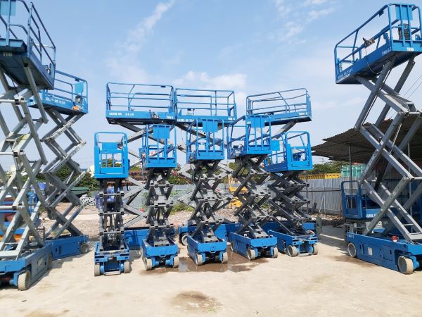 Mẫu xe nâng người cắt kéo đa dạng chiều cao nâng từ 6-18m