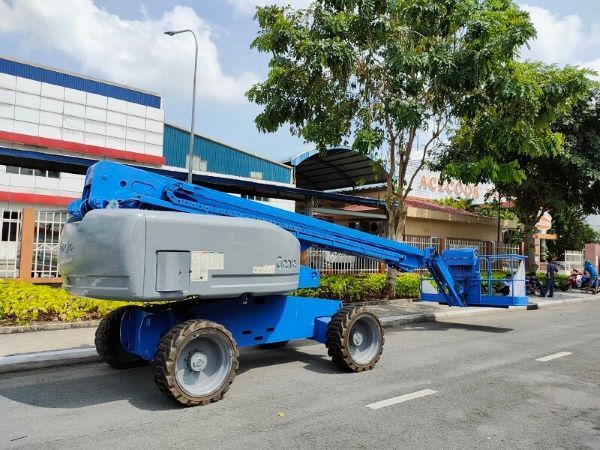 Quy trình thuê xe nâng người đơn giản tại TPHCM