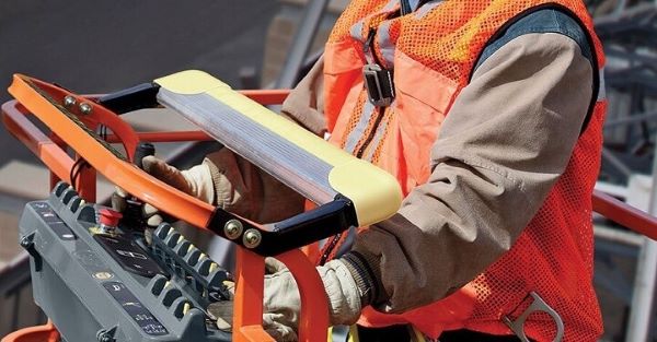 Xe nâng không khởi động là dấu hiệu cho thấy củ đề xe nâng đang gặp vấn đề
