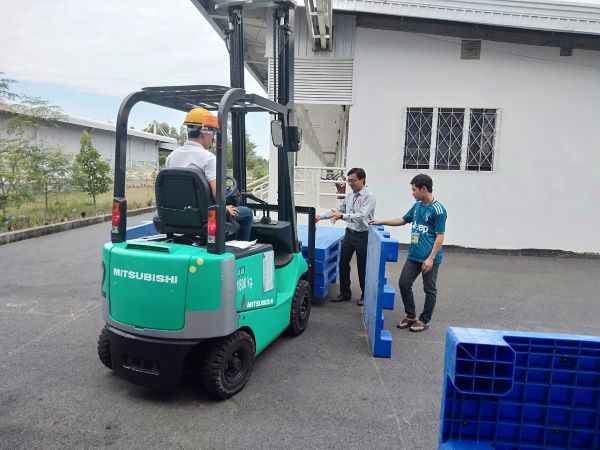 Tham khảo yêu cầu và mức học phí của khóa học chứng chỉ xe nâng Tham khảo yêu cầu và mức học phí của khóa học chứng chỉ xe nâng