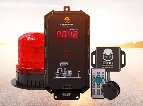 Trang bị các thiết bị cảnh báo an toàn khi làm việc với xe nâng Trang bị các thiết bị cảnh báo an toàn khi làm việc với xe nâng